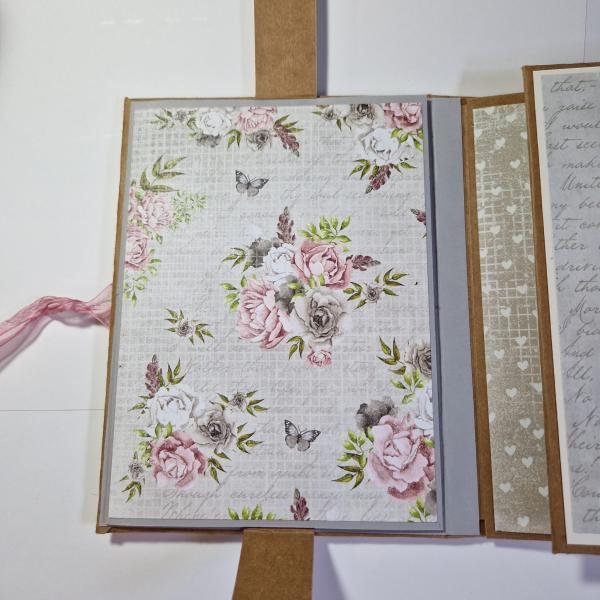 Trifold-Mini-Album zum Geburtstag mit Blumenmuster