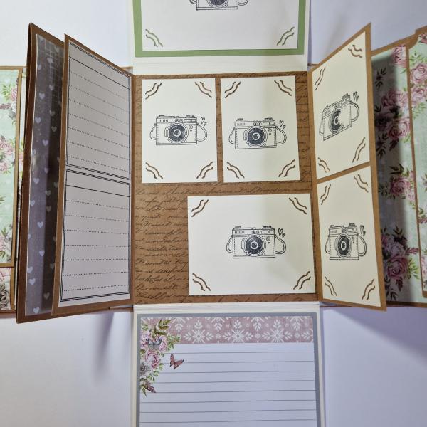 Trifold-Mini-Album zum Geburtstag mit Blumenmuster