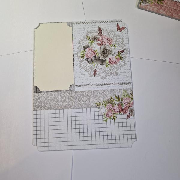 Trifold-Mini-Album zum Geburtstag mit Blumenmuster
